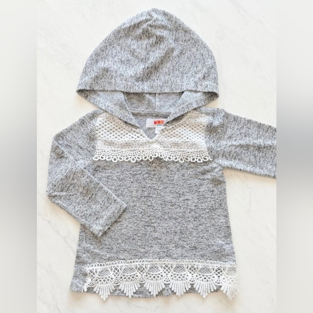 Girls (Size 5-6) Gray Hooded Top/Sweatshirt/Sweater w/White Crochet Lace Accents